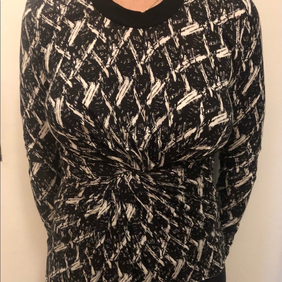 Derek Lam black & white front knot tunic top. - Picture 2 of 5